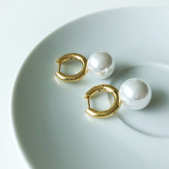 Gold Hoops Pearl Earrings - Picture 3 of 7